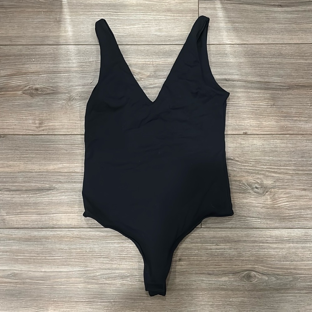 Medium Black Women’s Shape-Wear V-Neck, Stretchy, Never Worn, Fits like Large